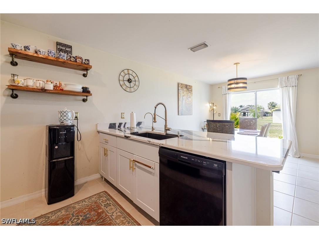 1607 NE 35th Lane Cape Coral FL 33909 226017037 image3