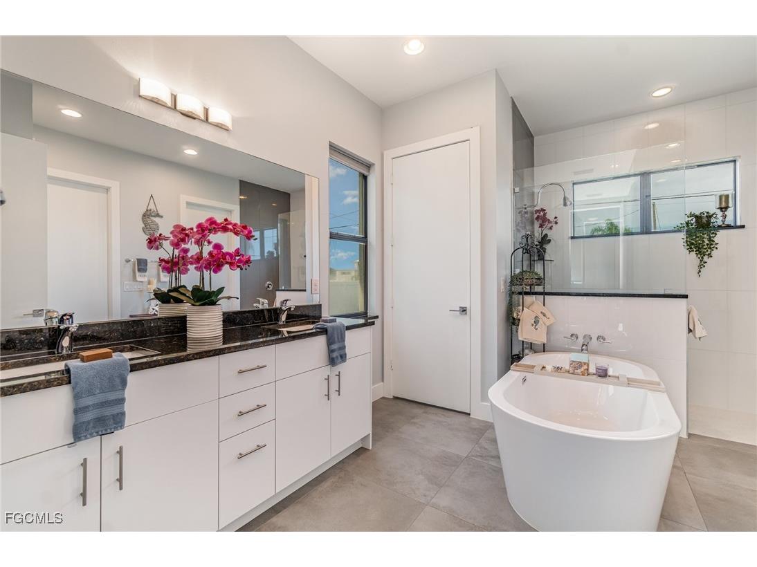 1607 NW 38th Avenue Cape Coral FL 33993 2025012404 image12