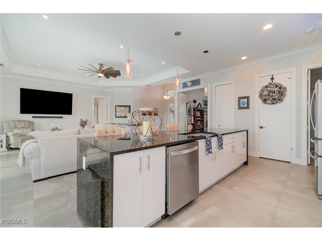 1607 NW 38th Avenue Cape Coral FL 33993 2025012404 image8