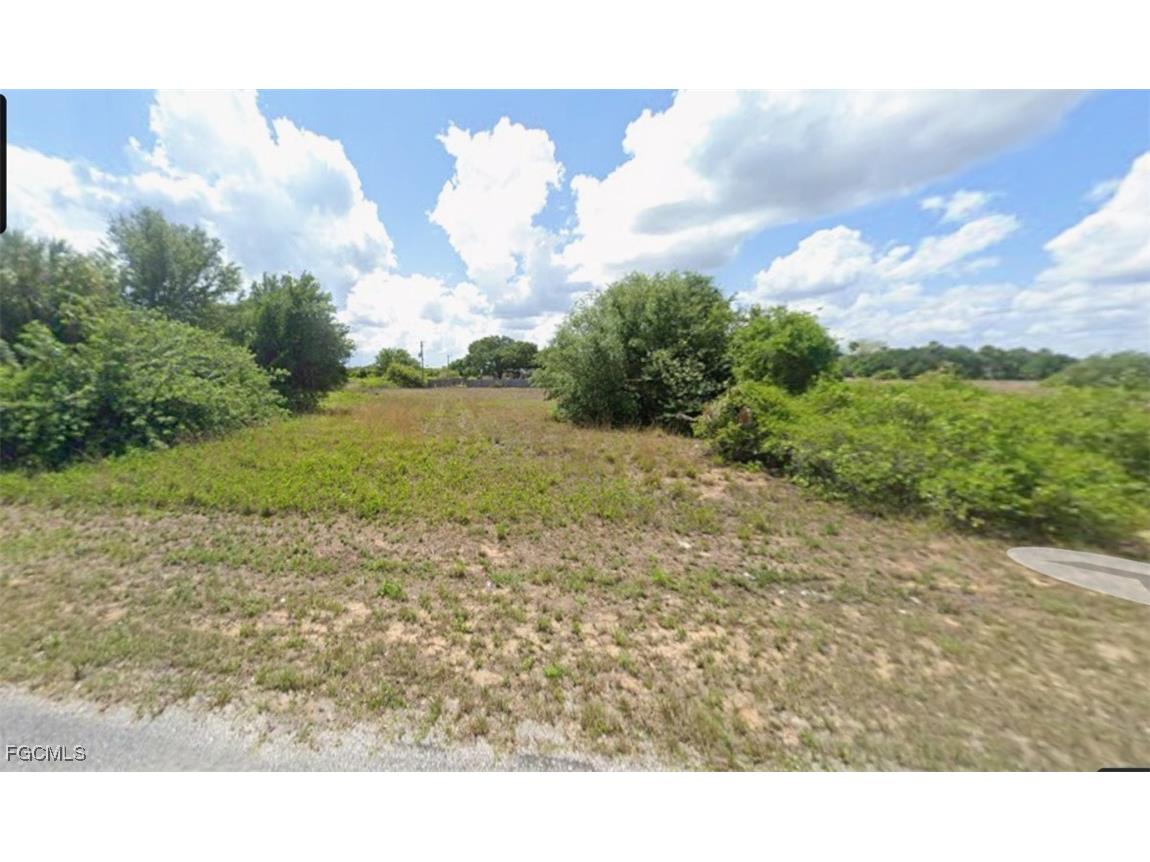1607 Roosevelt Avenue Lehigh Acres FL 33972 2026004670 image2