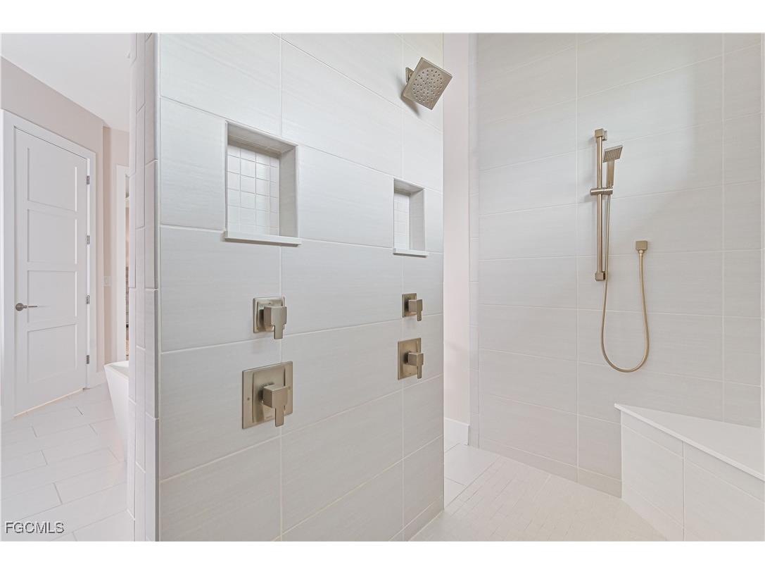 1608 Beach Parkway W Cape Coral FL 33914 2026002101 image45