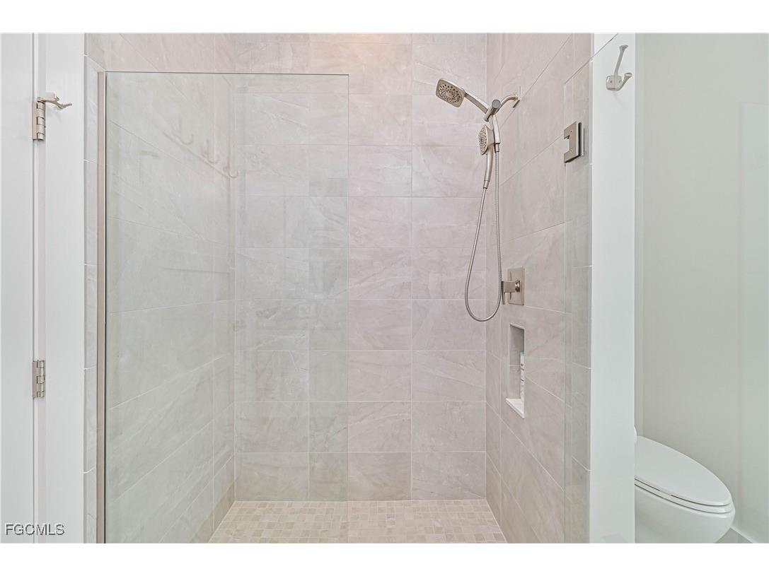 1608 Beach Parkway W Cape Coral FL 33914 2026002101 image49