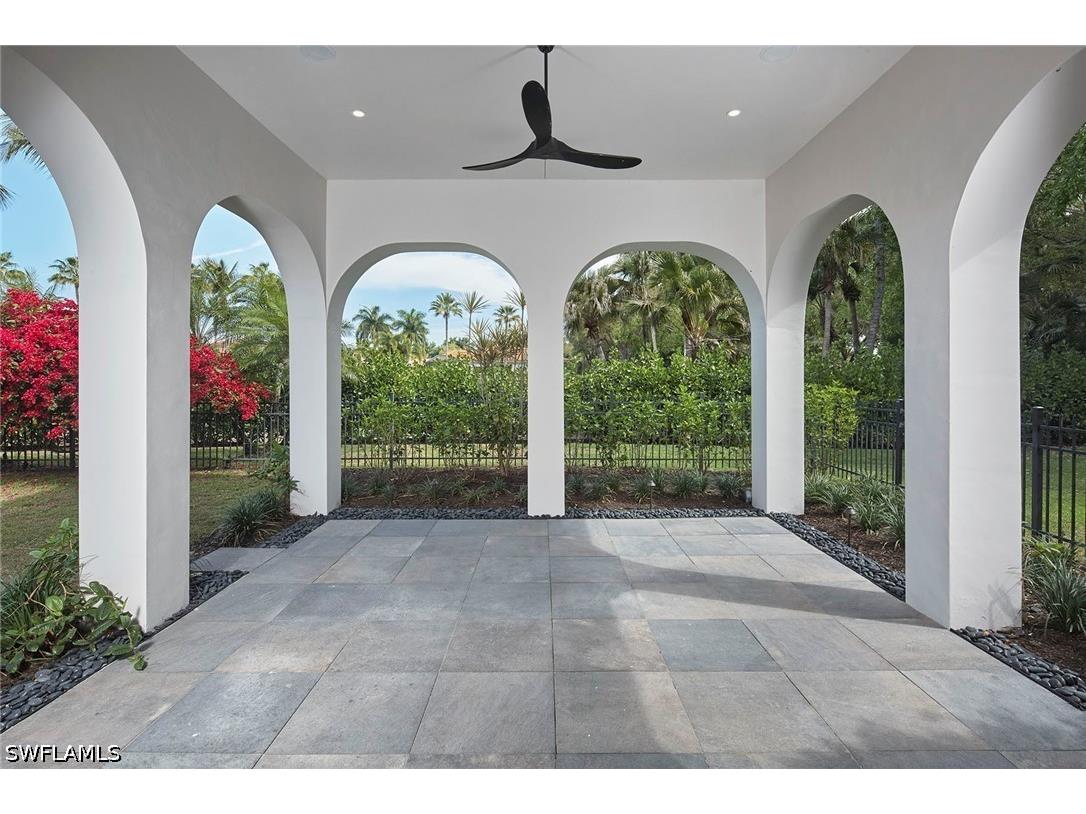 1609 Chinaberry Way Naples FL 34105 225075484 image10