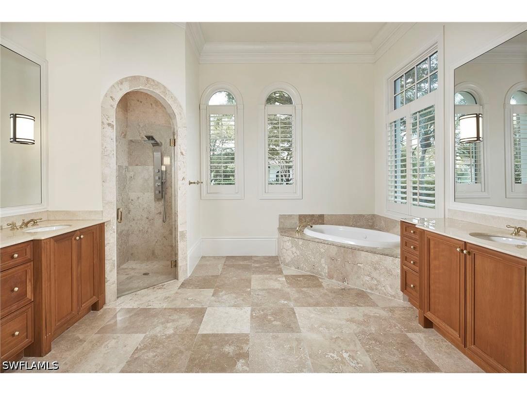 1609 Chinaberry Way Naples FL 34105 225075484 image14