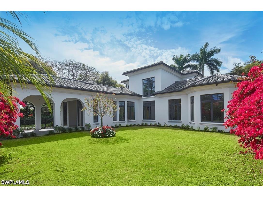 1609 Chinaberry Way Naples FL 34105 225075484 image24