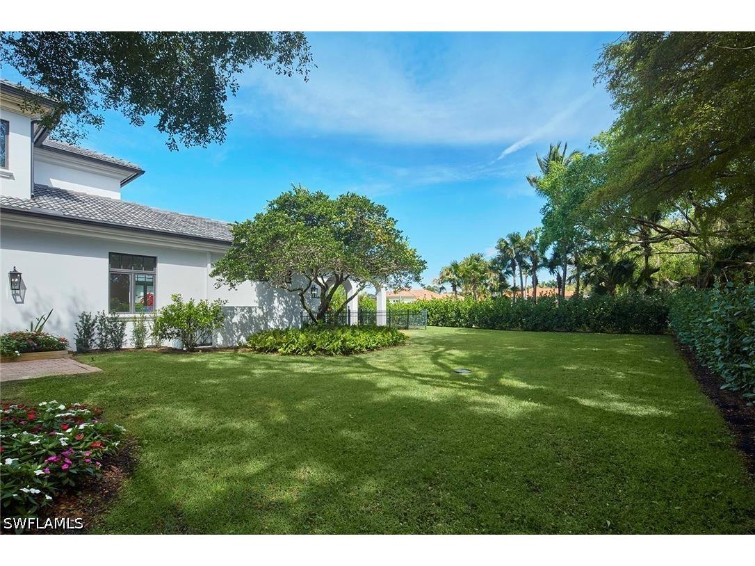 1609 Chinaberry Way Naples FL 34105 225075484 image25