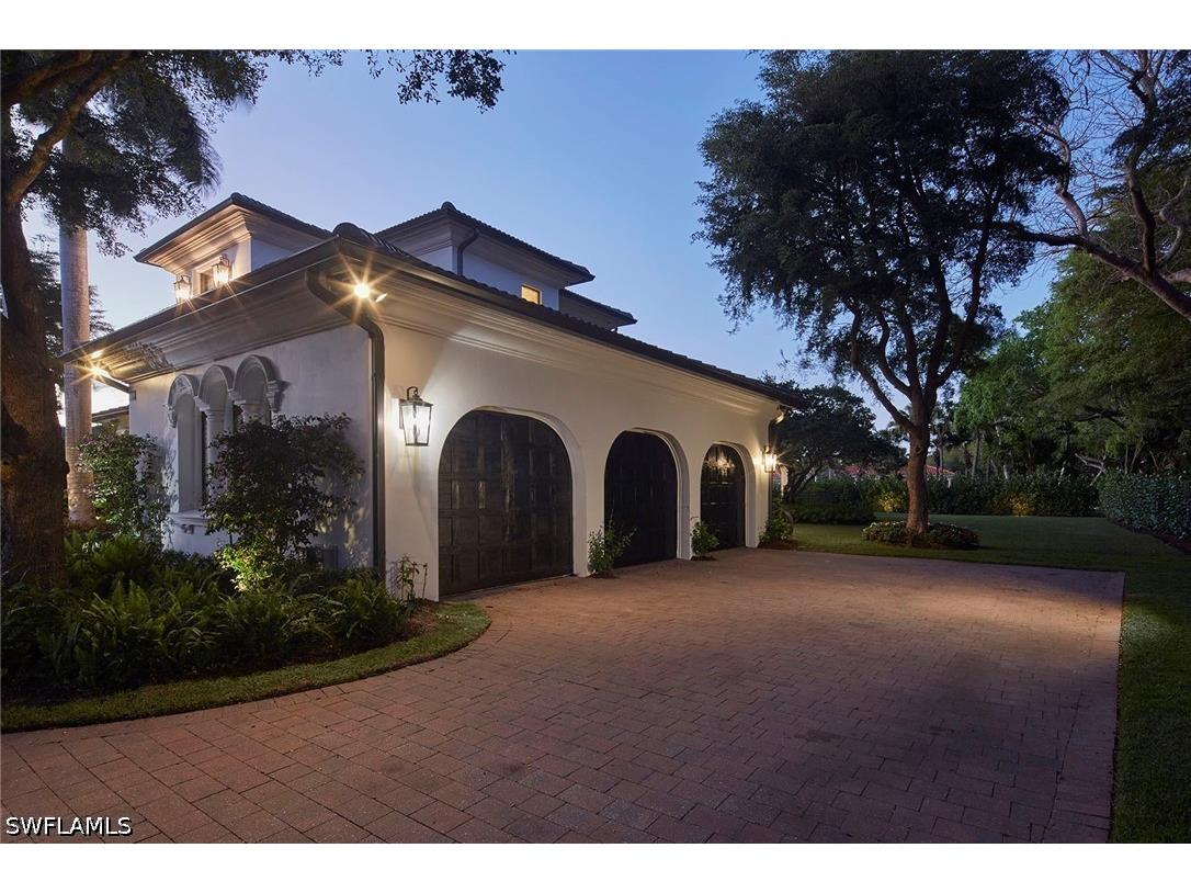 1609 Chinaberry Way Naples FL 34105 225075484 image32