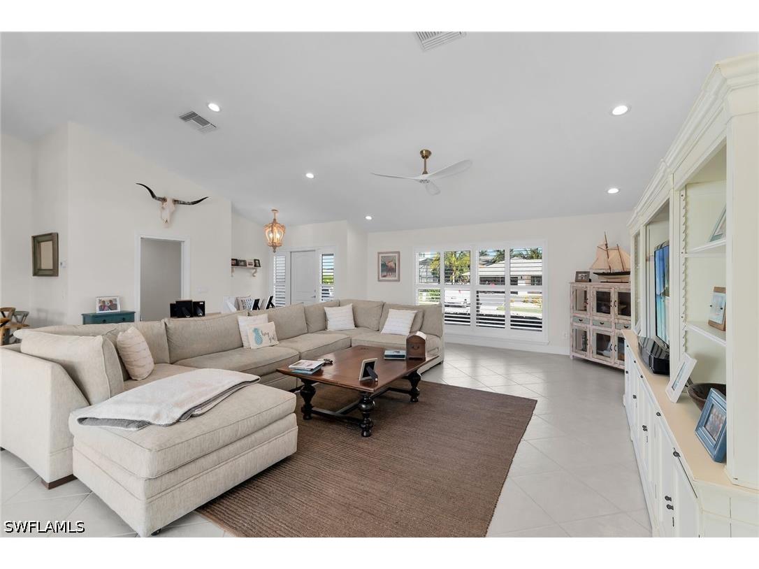 1609 Villa Court Marco Island FL 34145 226020289 image6