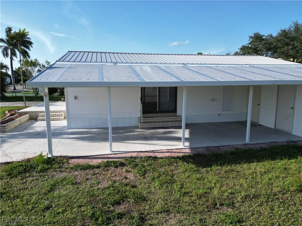 16091 Siesta Drive Fort Myers FL 33908 2025004688 image1