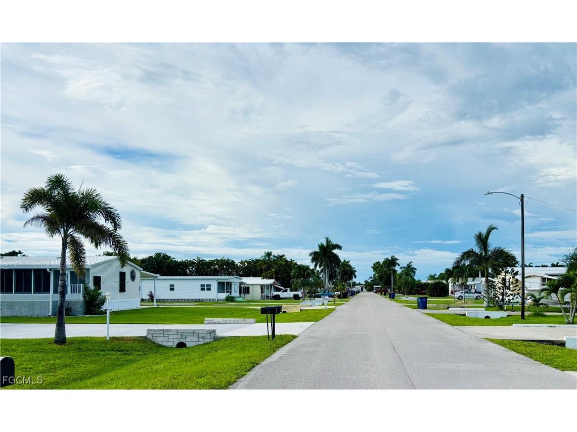 16091 Siesta Drive Fort Myers FL 33908 2025004688 image19