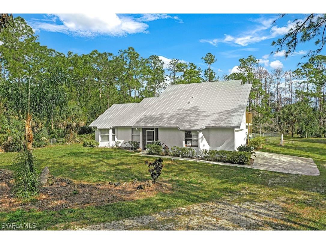 161 20th Avenue NW Naples FL 34120 224029067 image1