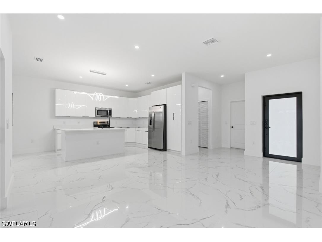161 Blackstone Drive Fort Myers FL 33913 226021094 image4