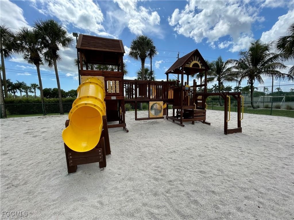 161 Santa Clara Drive #57 UNITS Naples FL 34104 2025006188 image23