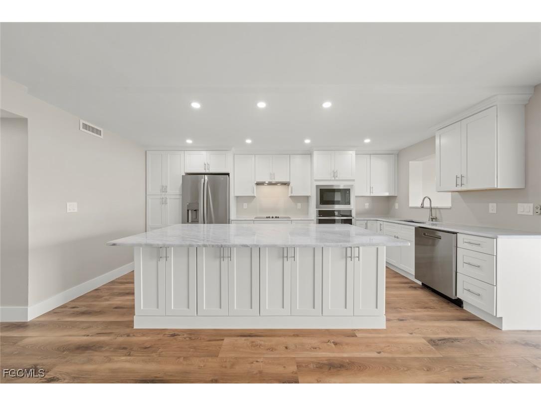 1610 Middle Gulf Drive #C2 Sanibel FL 33957 2025019809 image10