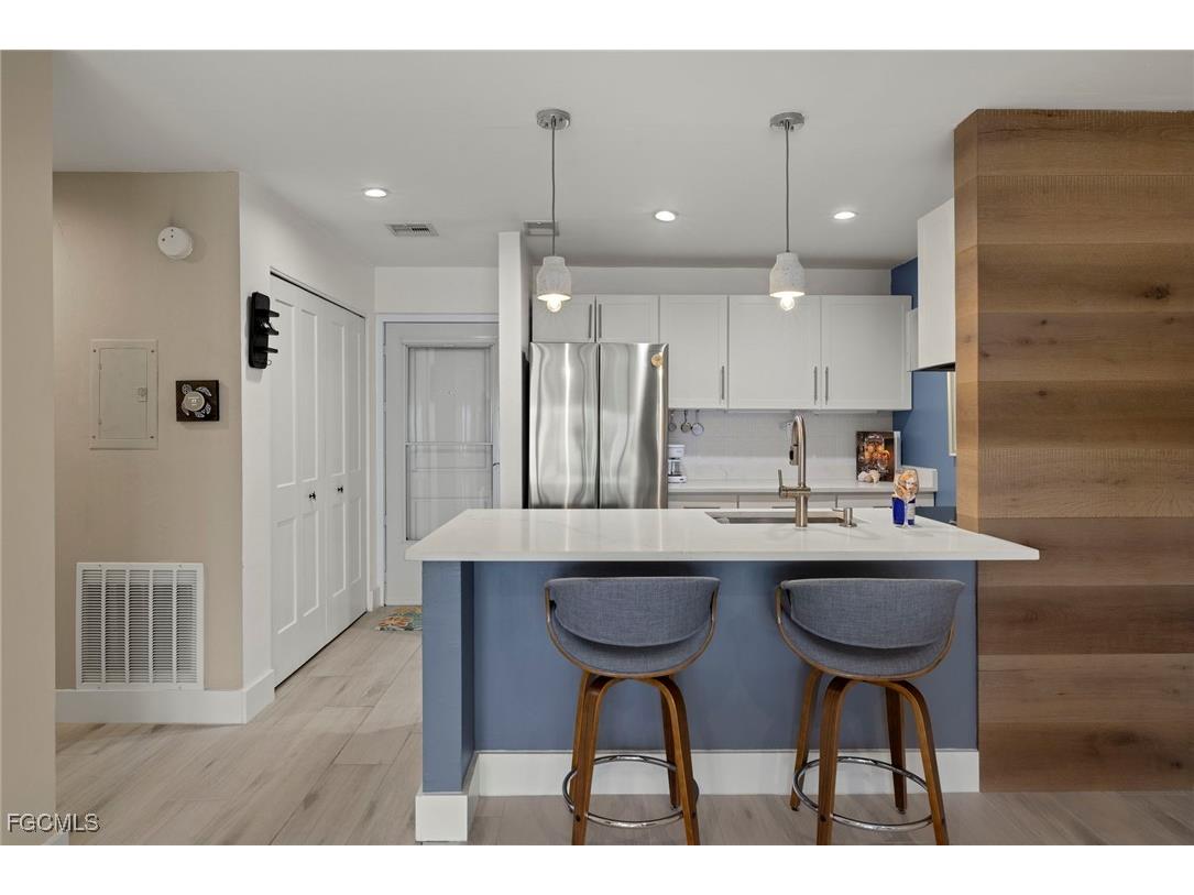 1610 Middle Gulf Drive #F7 Sanibel FL 33957 2025014199 image8