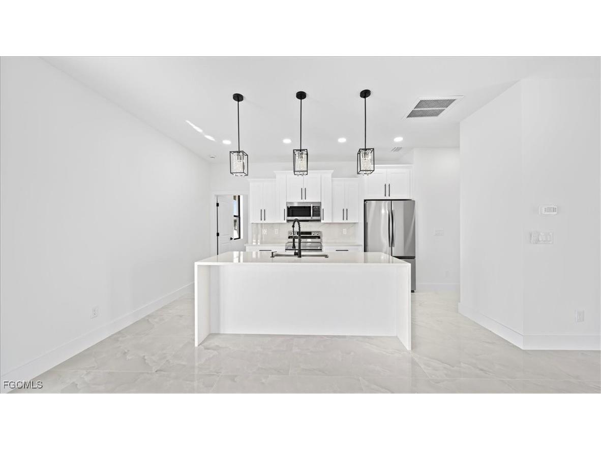 1612 NE 6th Place Cape Coral FL 33909 2026000563 image27