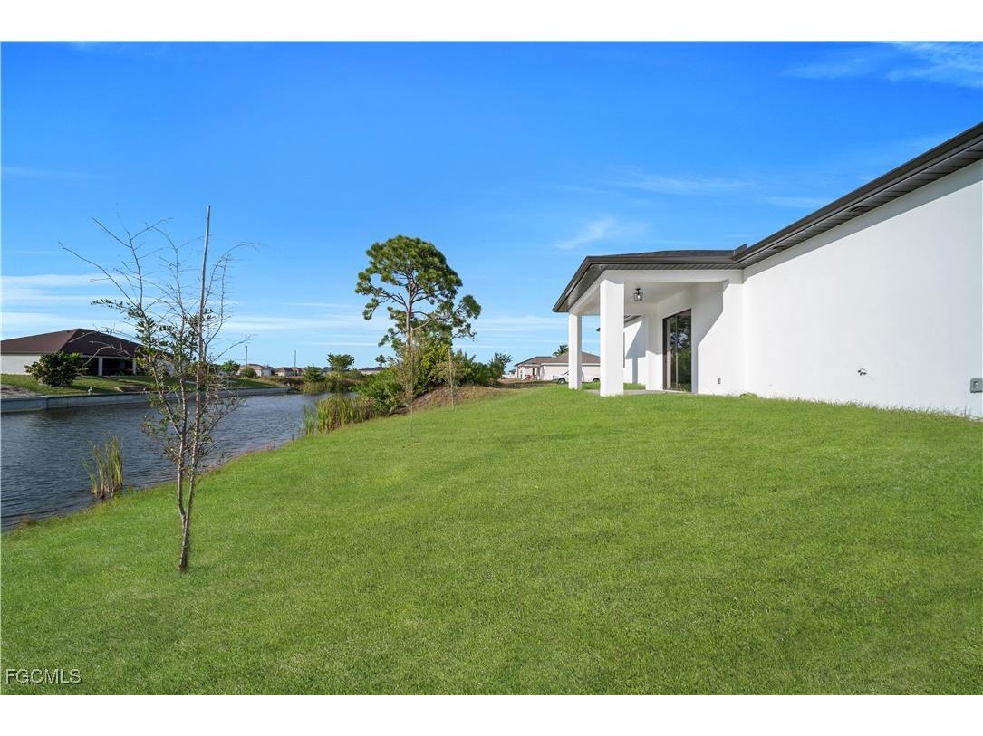 1612 NW 9th Avenue Cape Coral FL 33993 2025019116 image35