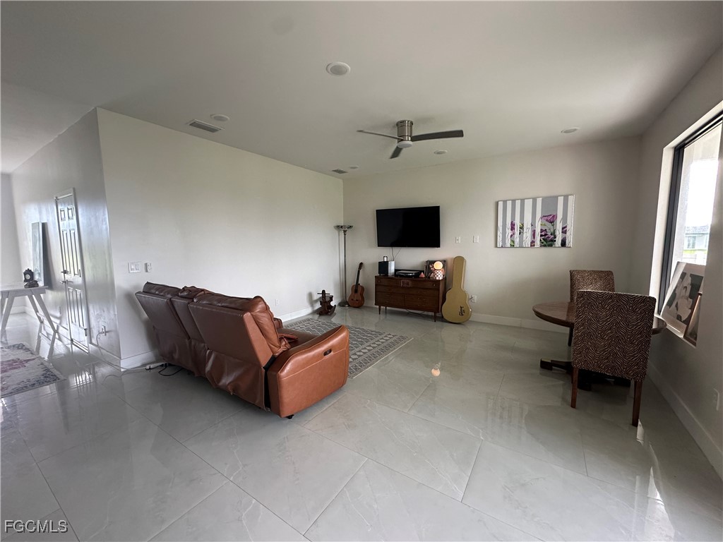 1613 N Gator Circle Cape Coral FL 33909 2025016655 image8