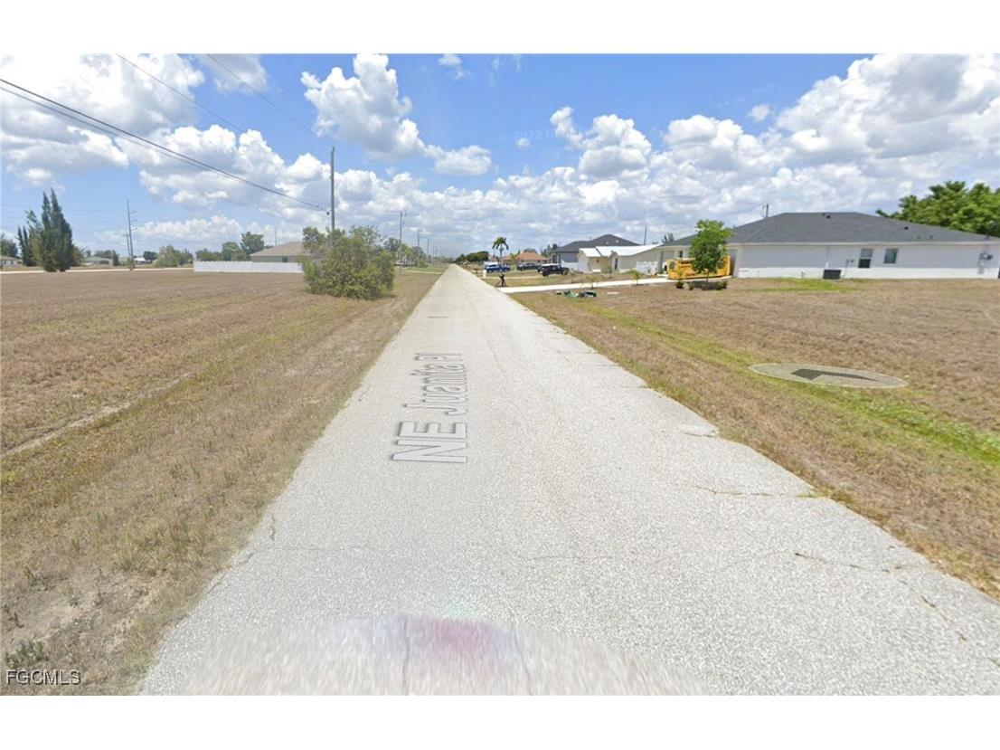 1613 NE Juanita Place Cape Coral FL 33909 2025008031 image3
