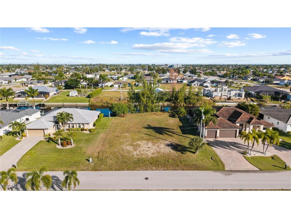 1613 SW 28th Terrace Cape Coral FL 33914 2025020604 image1