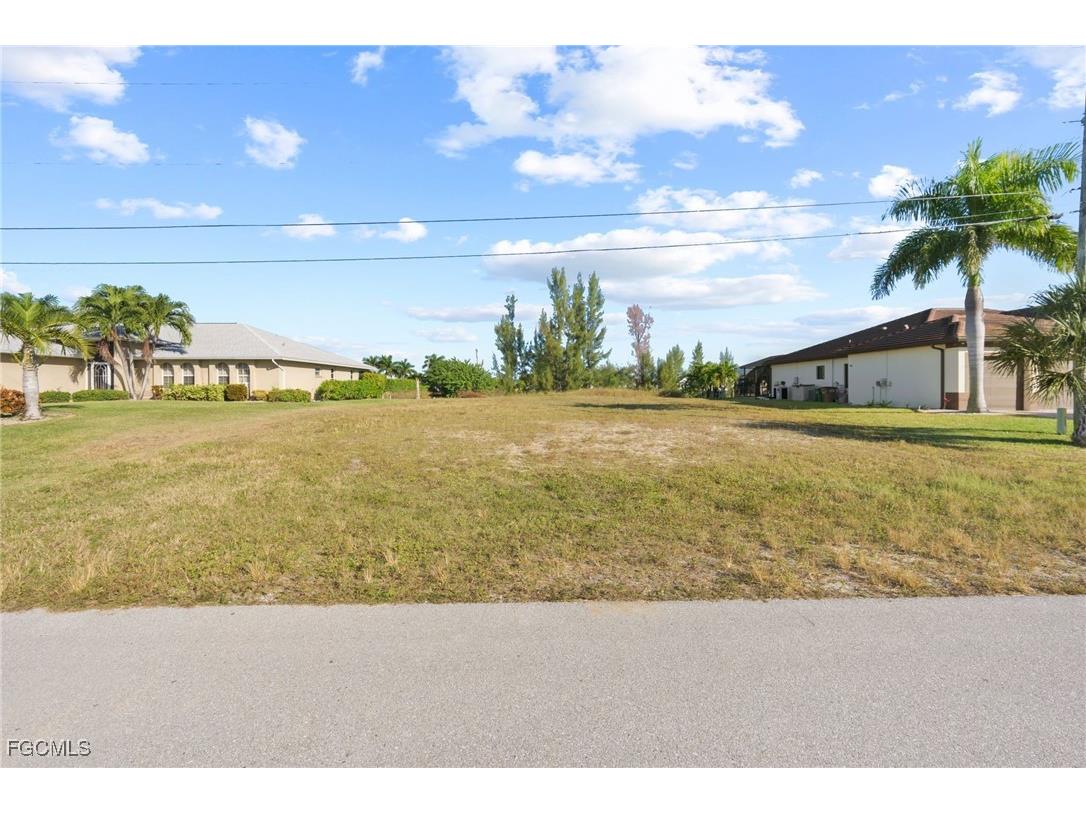 1613 SW 28th Terrace Cape Coral FL 33914 2025020604 image10