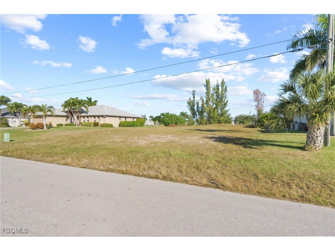 1613 SW 28th Terrace Cape Coral FL 33914 2025020604 image11