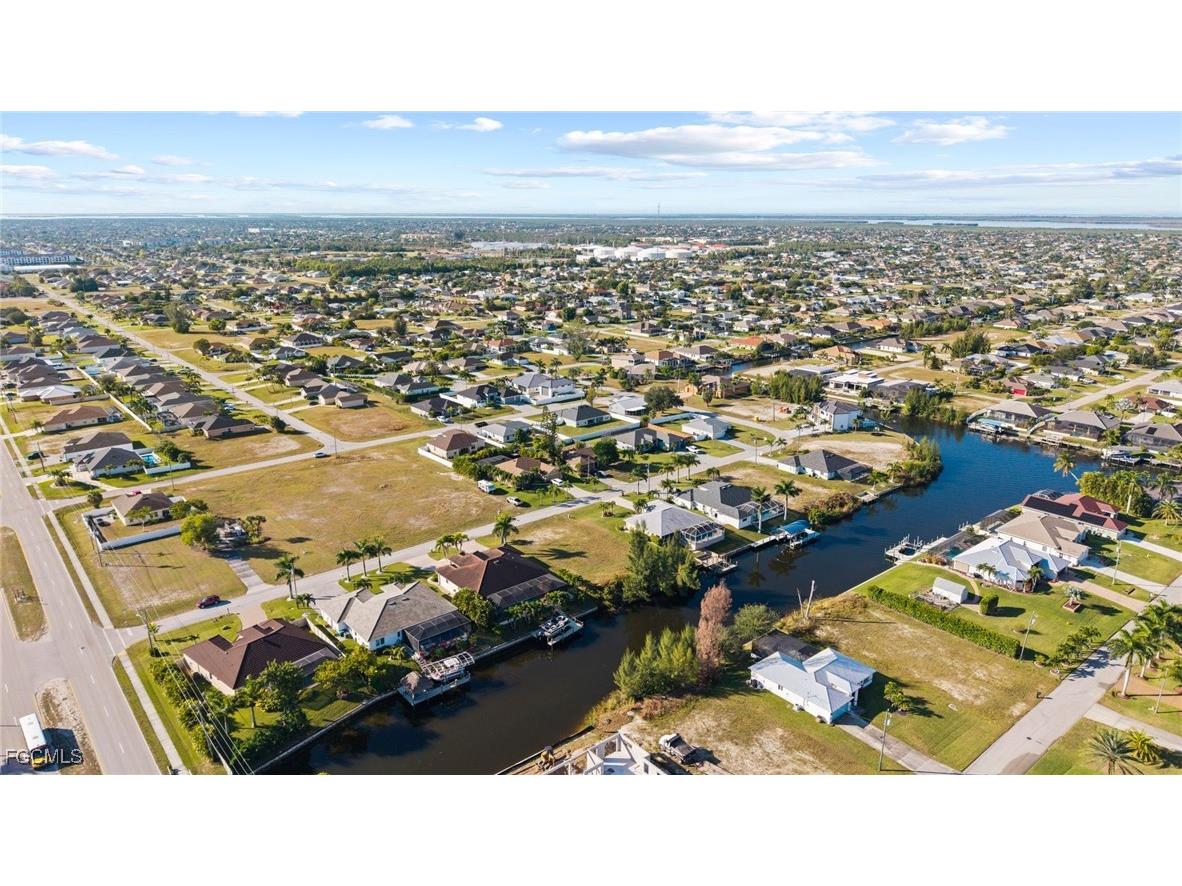 1613 SW 28th Terrace Cape Coral FL 33914 2025020604 image3