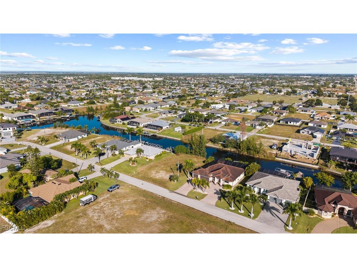 1613 SW 28th Terrace Cape Coral FL 33914 2025020604 image4