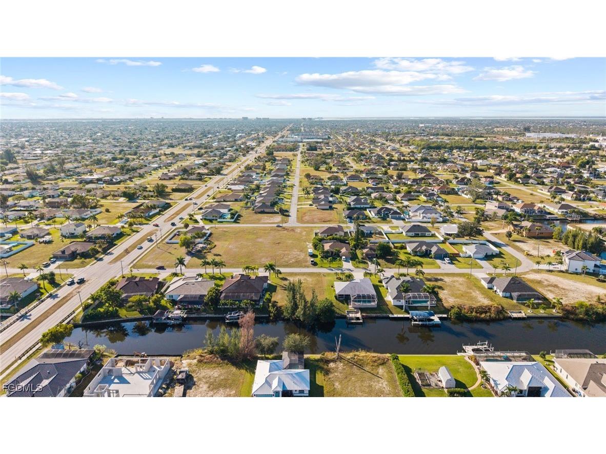 1613 SW 28th Terrace Cape Coral FL 33914 2025020604 image6