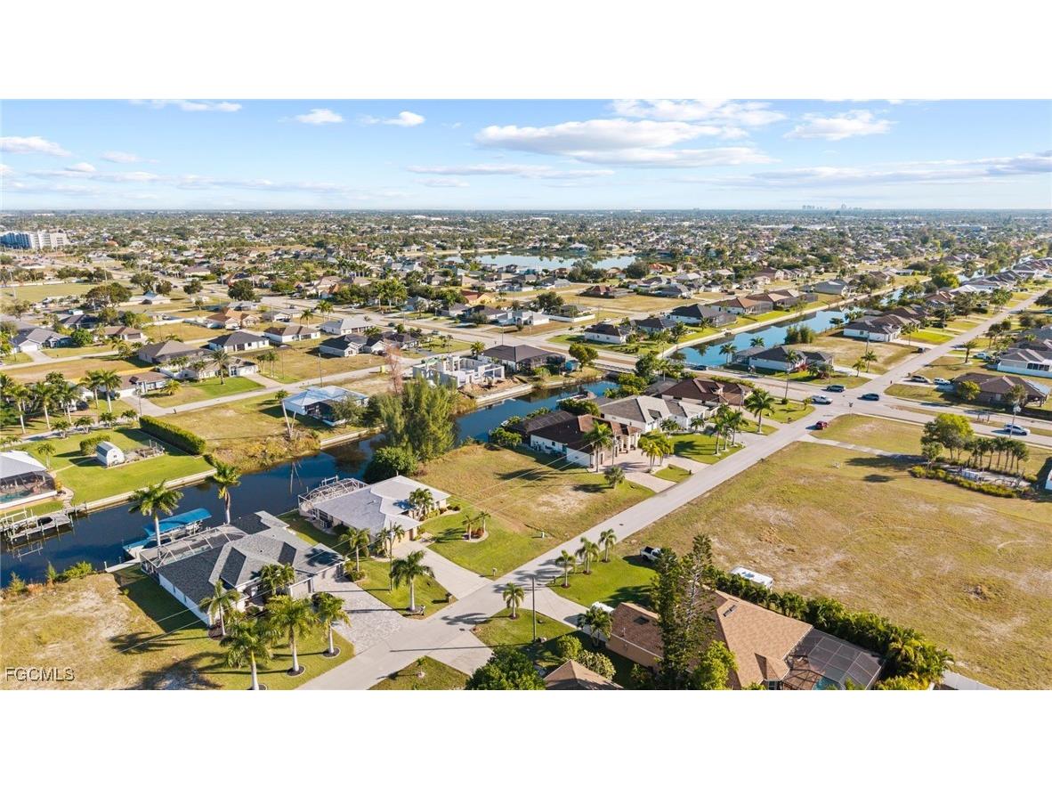 1613 SW 28th Terrace Cape Coral FL 33914 2025020604 image8