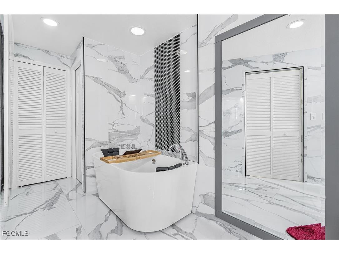 1614 Beach Parkway #102 Cape Coral FL 33904 2025010944 image21