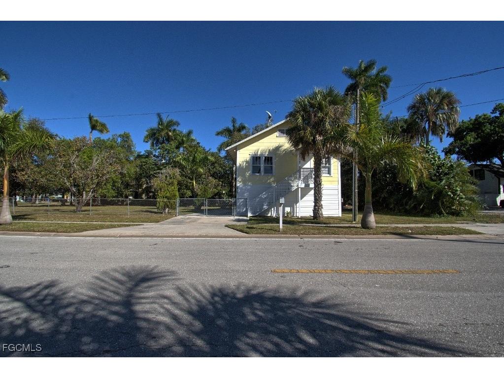 1615 Cranford Avenue Fort Myers FL 33916 2026004810 image1