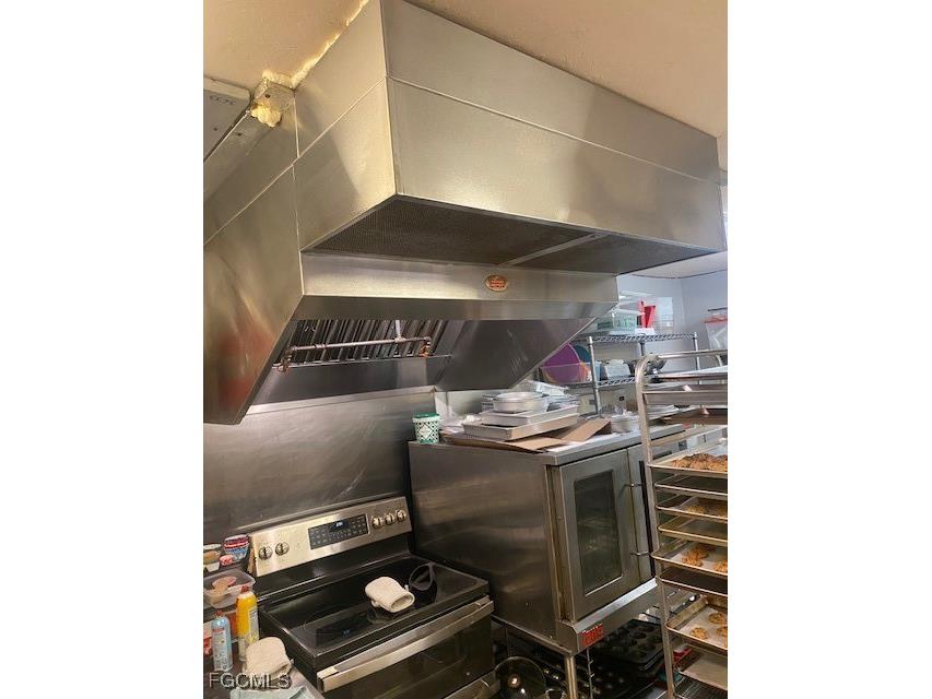 1615 SE 47th Terrace Cape Coral FL 33904 2026002275 image4