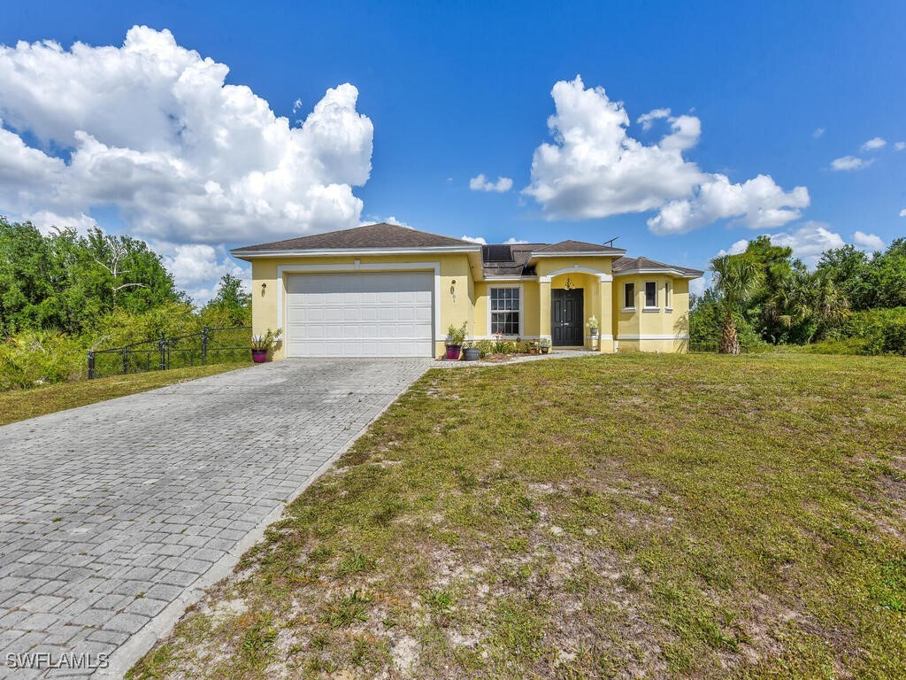 1616 Moore Avenue Lehigh Acres FL 33972 225035899 image1