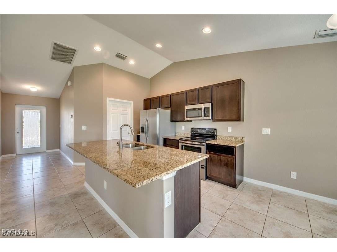 1617 NE 6th Avenue Cape Coral FL 33909 2025023729 image14