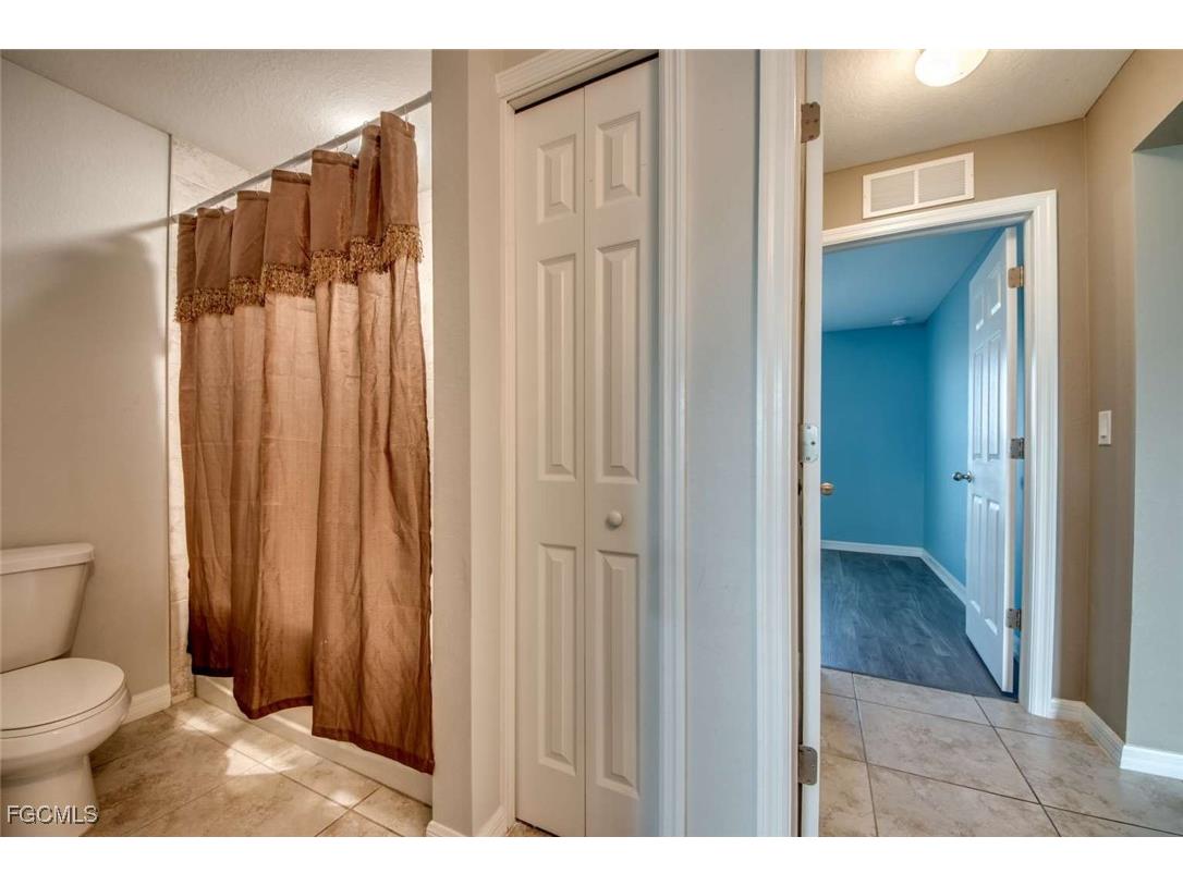 1617 NE 6th Avenue Cape Coral FL 33909 2025023729 image21