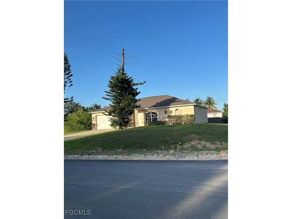 1619 NE 12th Place Cape Coral FL 33909 2025003196 image3