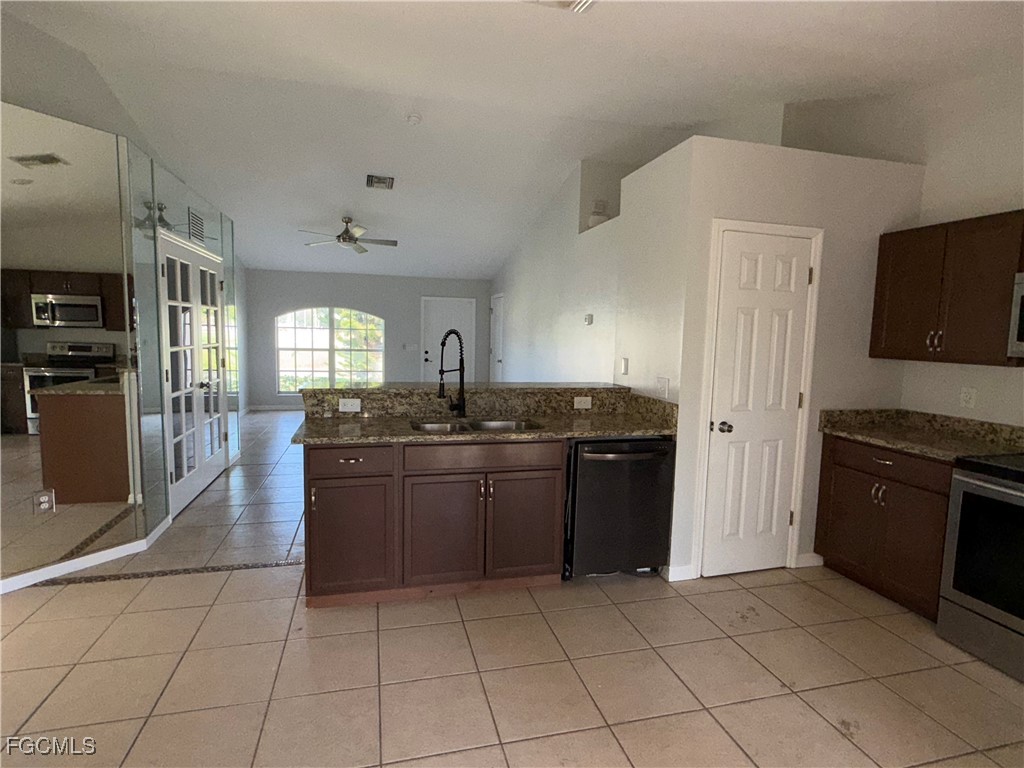 1619 NE 12th Place Cape Coral FL 33909 2025003196 image5