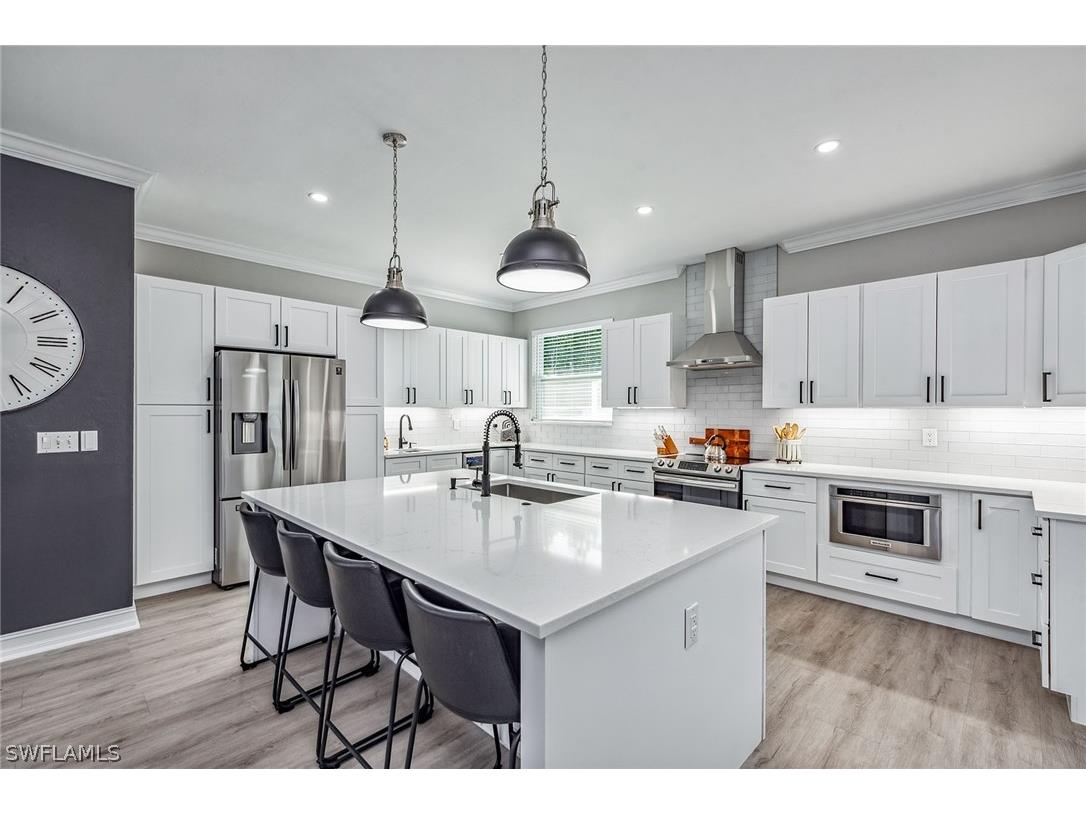 162 7th Street Naples FL 34113 224039184 image1