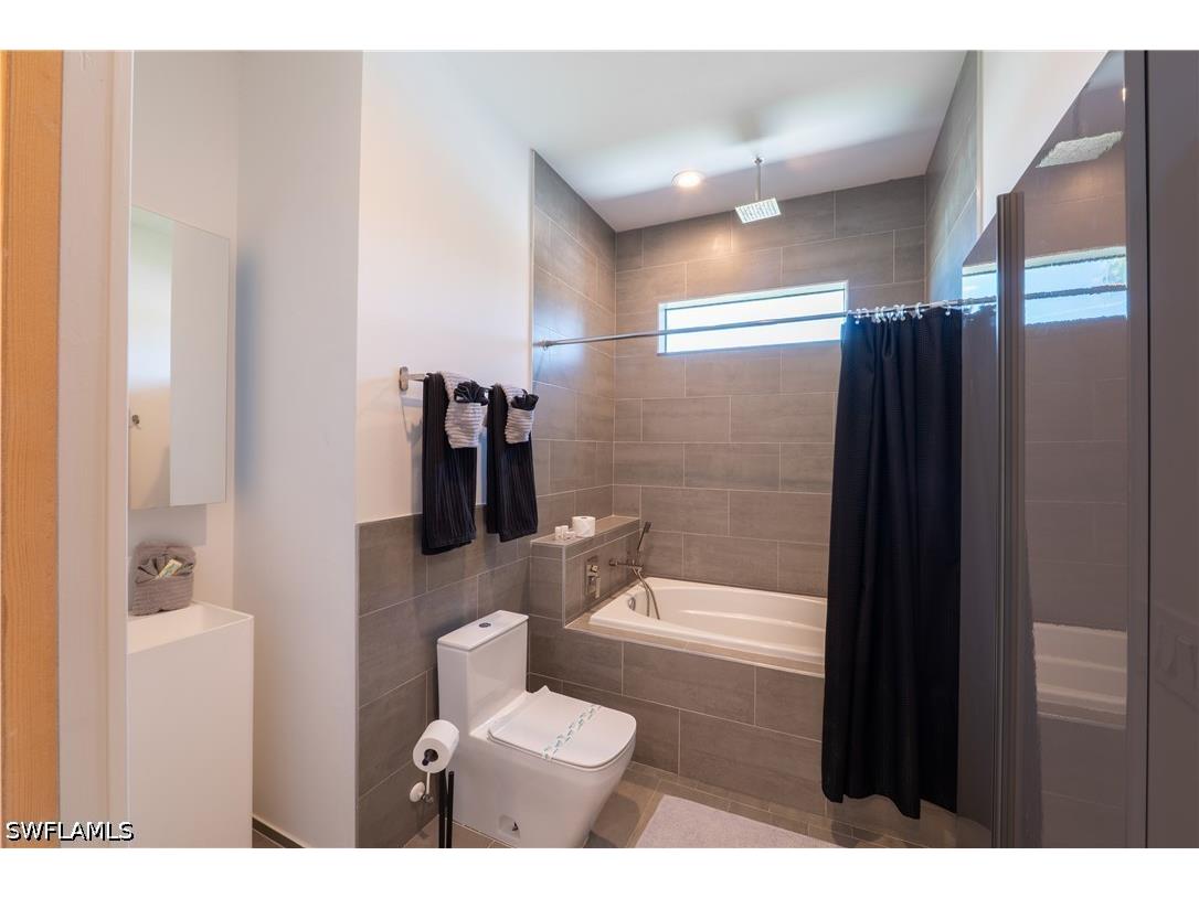 1620 SW 1st Street Cape Coral FL 33991 226016683 image19