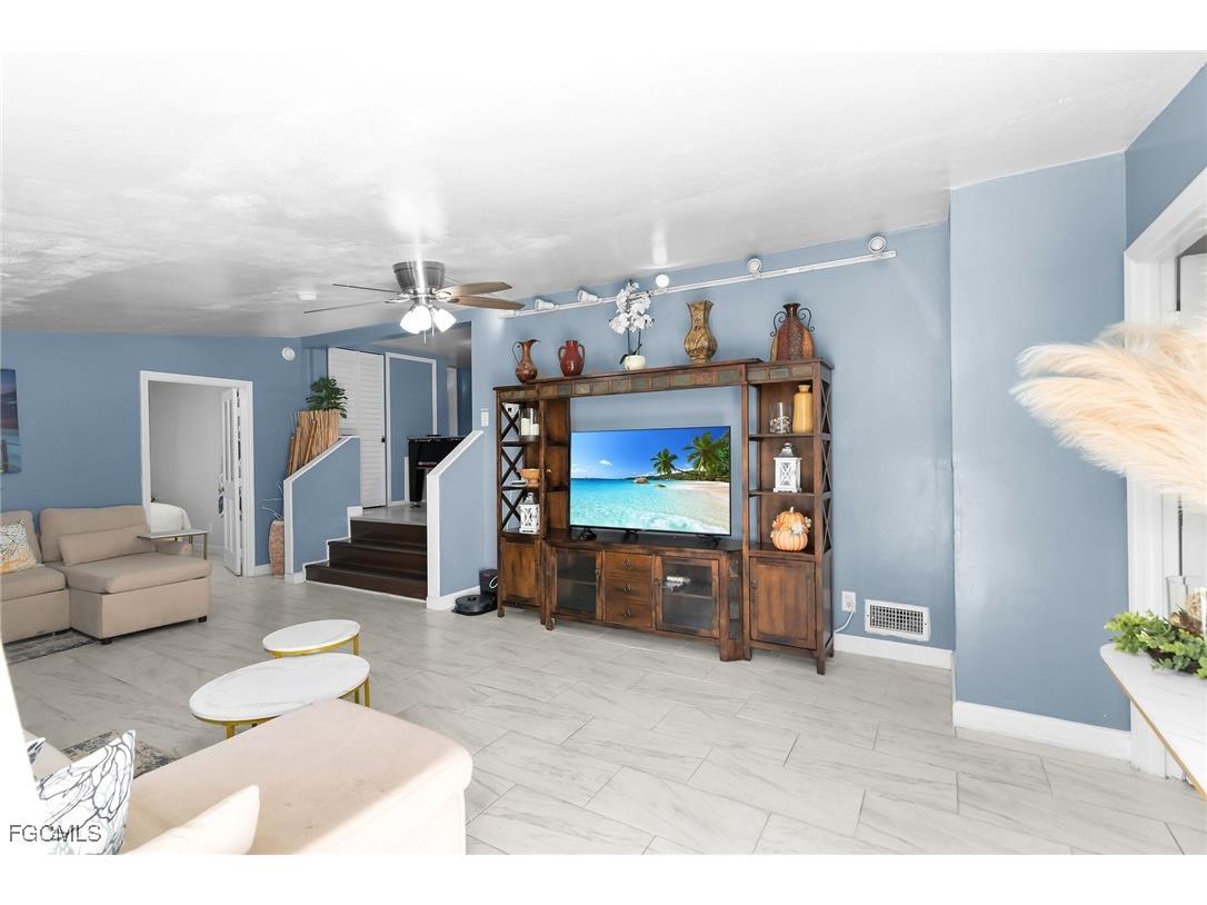 16200 Cathy Court Fort Myers FL 33908 2025016400 image1