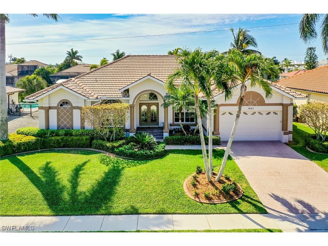 1621 Almeria Court Marco Island FL 34145 224020988 image1