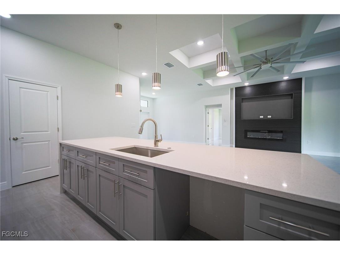 1621 Lincoln Avenue Lehigh Acres FL 33972 2025006564 image11