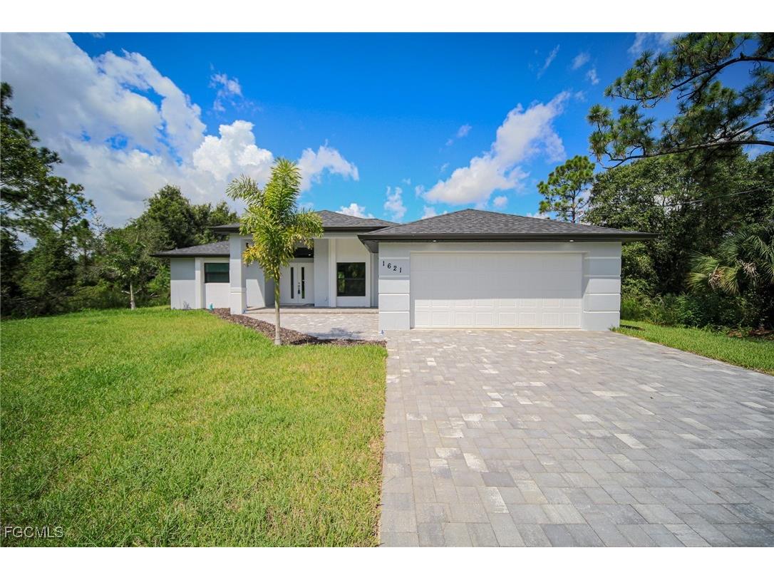 1621 Lincoln Avenue Lehigh Acres FL 33972 2025006564 image4