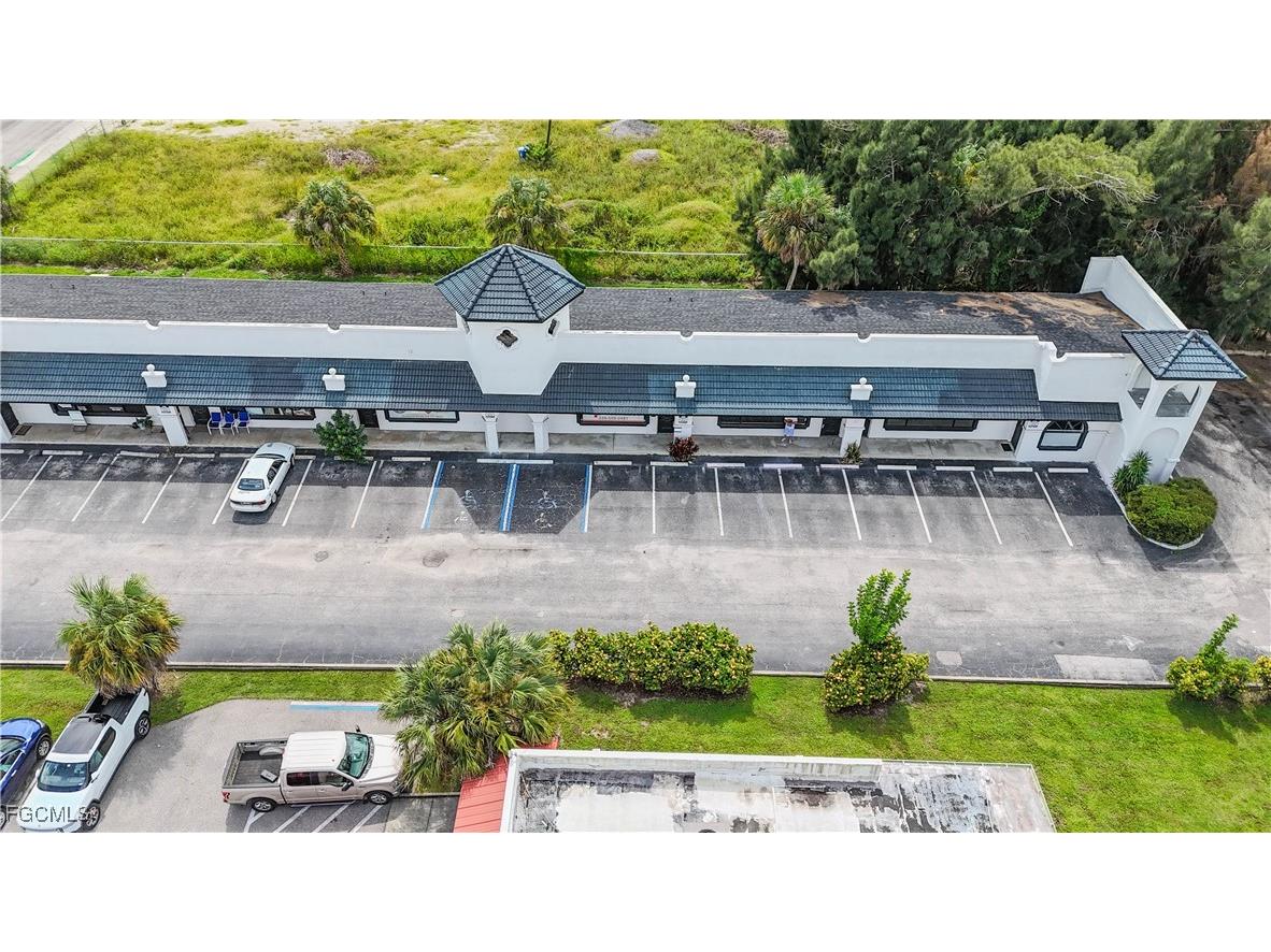 1621 N Tamiami Trail #6 North Fort Myers FL 33903 2025013974 image1