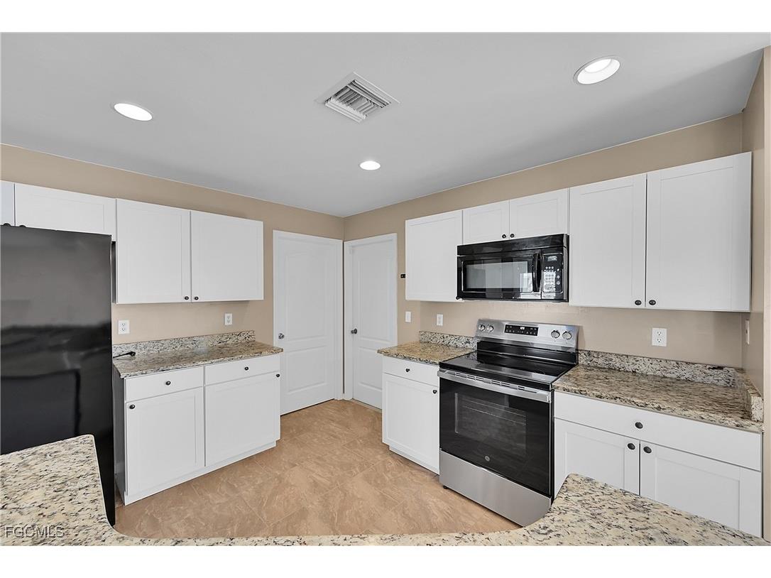 1621 NW 18th Street Cape Coral FL 33993 2025015481 image10