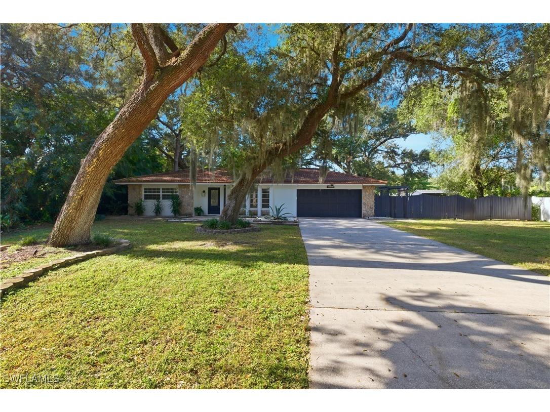 1621 Sunkist Fort Myers FL 33905 225023057 image1