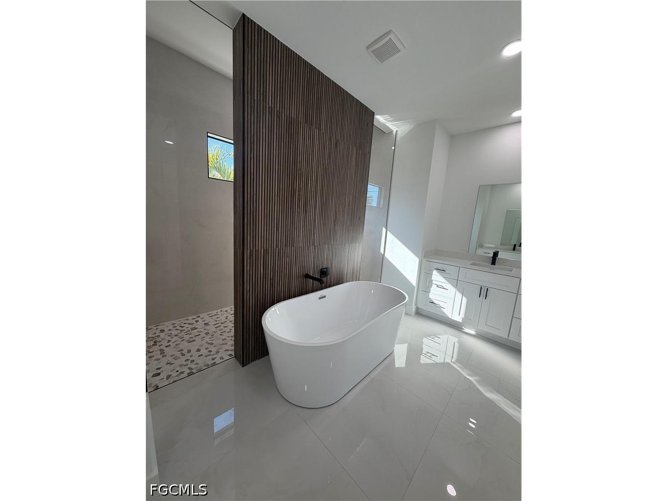 1621 SW 10th Place Cape Coral FL 33991 2026021288 image23