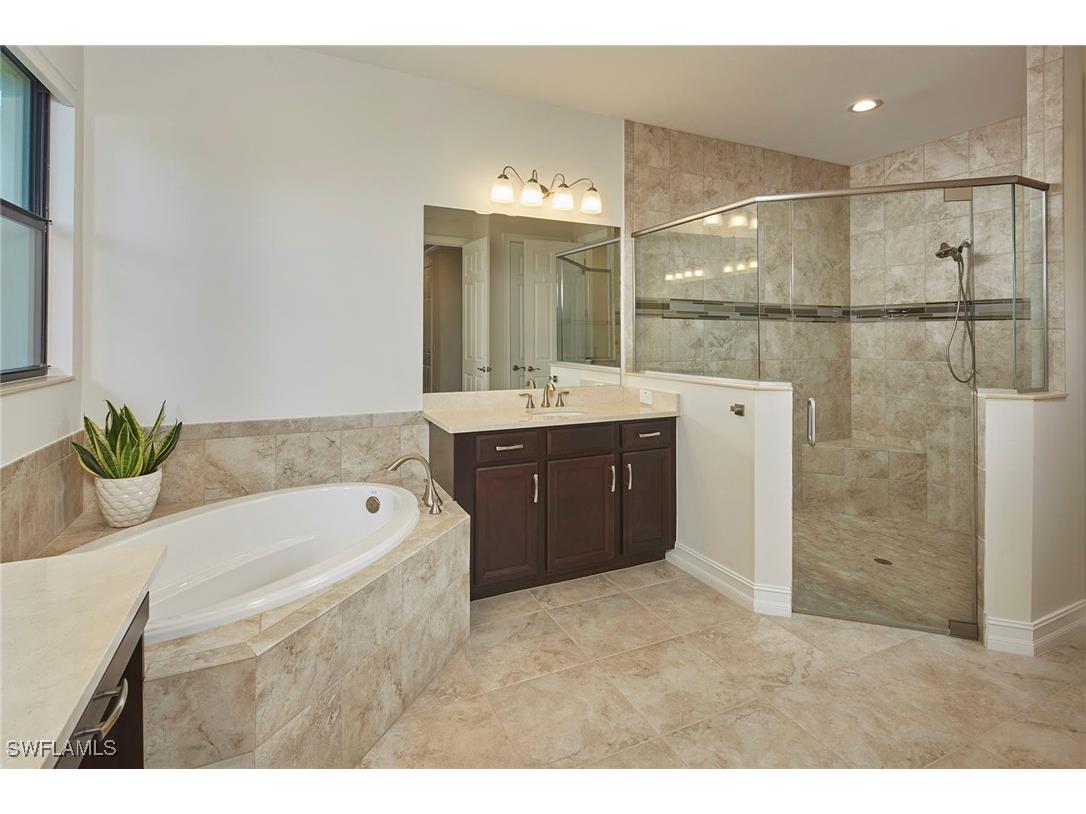 1621 Songbird Court Naples FL 34120 225072309 image12