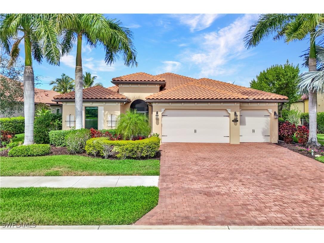1621 Songbird Court Naples FL 34120 226010411 image1